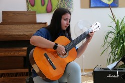 Koncert kytarové třídy Petra Slavíka