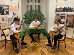 Kytarové trio na 9. setkání ve Ville Hrdlička