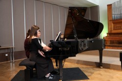 Klavírní koncert více rukou