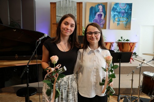 Absolventský koncert Natálie Chárové a Terezy Švarcové