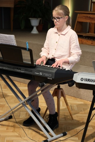 Koncert akordeonové a klávesové třídy Marcely Pechouškové a kytarové třídy Marka Kučery