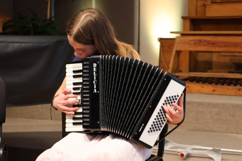 Koncert akordeonové a klávesové třídy Marcely Pechouškové a kytarové třídy Marka Kučery