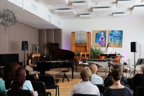 Absolventský koncert Natálie Chárové a Terezy Švarcové