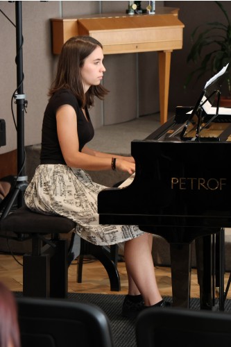 Absolventský koncert Natálie Chárové a Terezy Švarcové