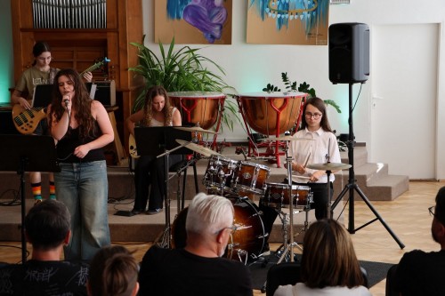 Absolventský koncert Natálie Chárové a Terezy Švarcové