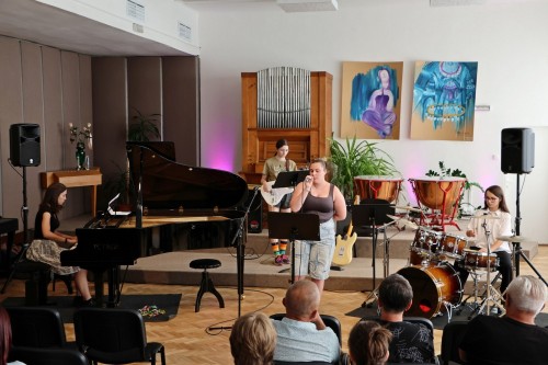 Absolventský koncert Natálie Chárové a Terezy Švarcové