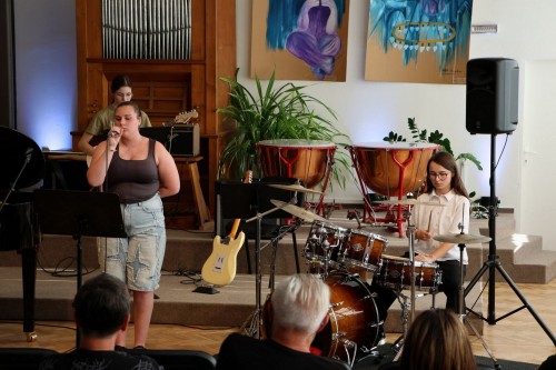 Absolventský koncert Natálie Chárové a Terezy Švarcové