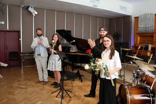 Absolventský koncert Natálie Chárové a Terezy Švarcové
