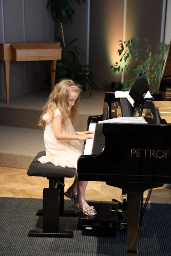 Koncert flétnové a klavírní třídy Adély Falkové