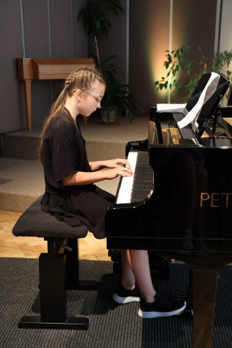 Koncert flétnové a klavírní třídy Adély Falkové