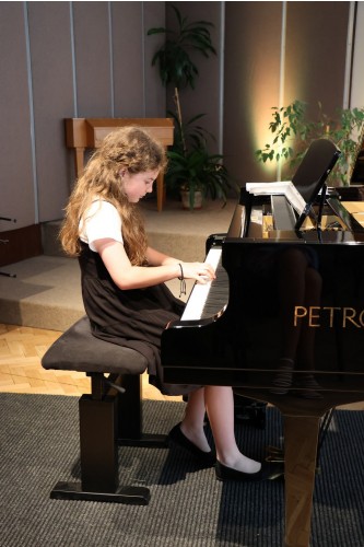 Koncert flétnové a klavírní třídy Adély Falkové