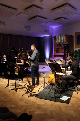 Vánoční koncert saxofonové a klarinetové třídy Josefa Pelze
