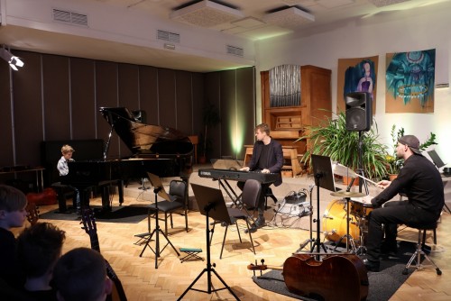 Koncert klavírní třídy Jana Zlatušky a violoncellové a kytarové třídy Antonína Palduse