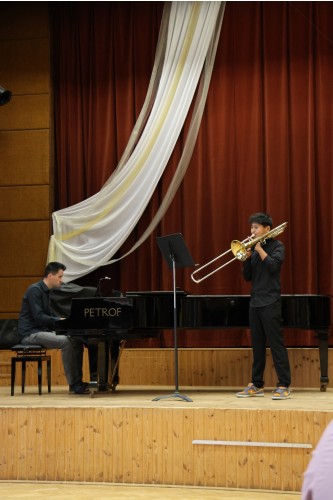 5. koncert žesťových tříd