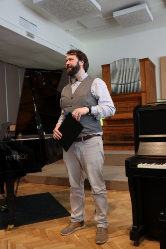 Klavírní koncert více rukou