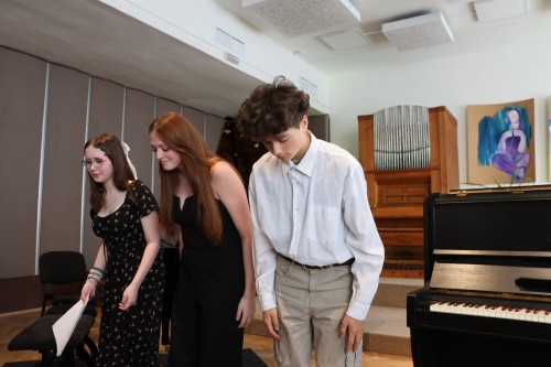 Klavírní koncert více rukou