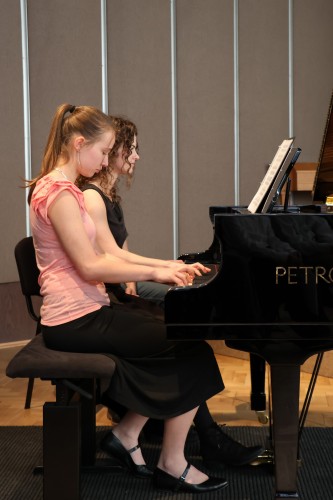 Klavírní koncert více rukou