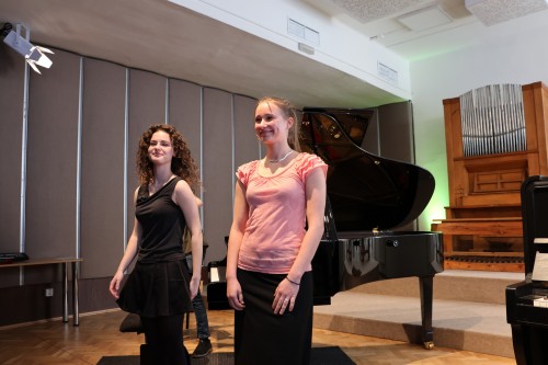 Klavírní koncert více rukou