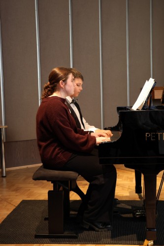 Klavírní koncert více rukou