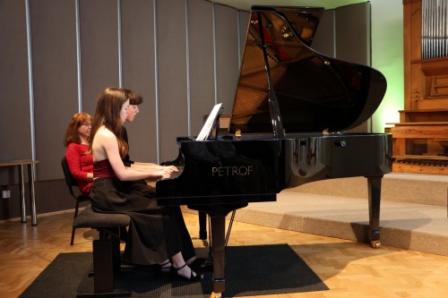 Klavírní koncert více rukou