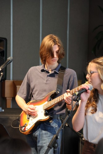 Výchovný koncert kapely TRIP a výtvarné dílny pro ZŠ