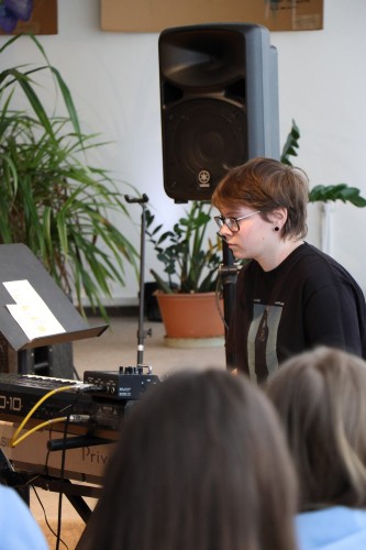 Výchovný koncert kapely TRIP a výtvarné dílny pro ZŠ