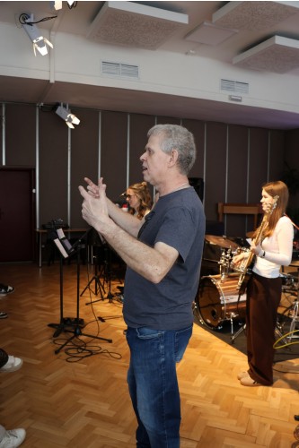 Výchovný koncert kapely TRIP a výtvarné dílny pro ZŠ