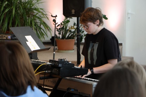 Výchovný koncert kapely TRIP a výtvarné dílny pro ZŠ