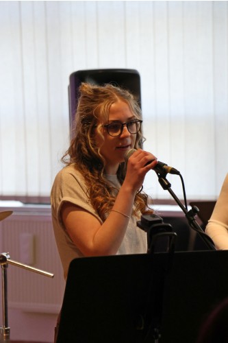 Výchovný koncert kapely TRIP a výtvarné dílny pro ZŠ