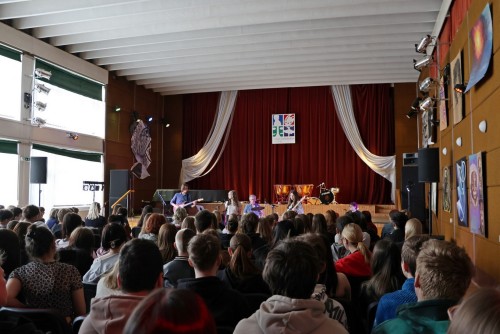 Výchovný koncert kapely TRIP a výtv. dílny pro ZŠ