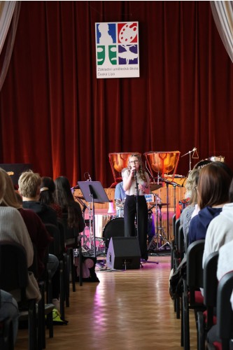 Výchovný koncert kapely TRIP a výtv. dílny pro ZŠ