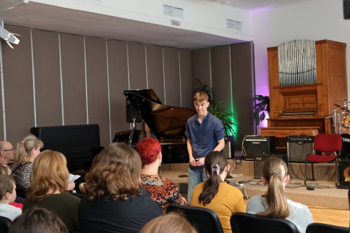 DUBNOVÝ KONCERT ŽÁKŮ