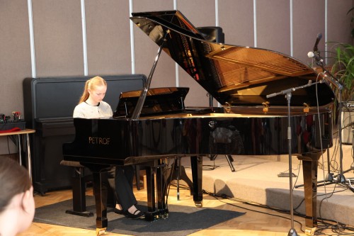 DUBNOVÝ KONCERT ŽÁKŮ