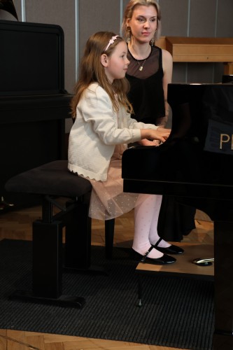 Koncert flétnové a klávesové třídy Zuzany Iljaševy a hornové třídy Štěpána Jasenovce