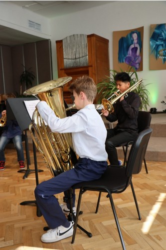 Koncert flétnové a klávesové třídy Zuzany Iljaševy a hornové třídy Štěpána Jasenovce