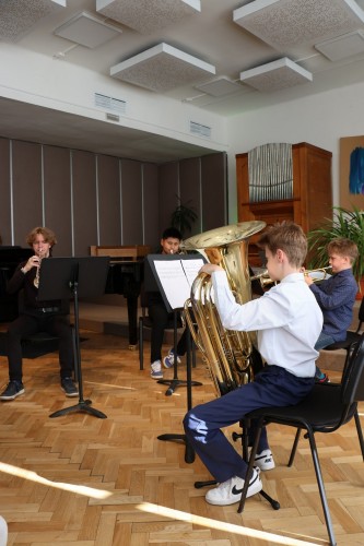 Koncert flétnové a klávesové třídy Zuzany Iljaševy a hornové třídy Štěpána Jasenovce
