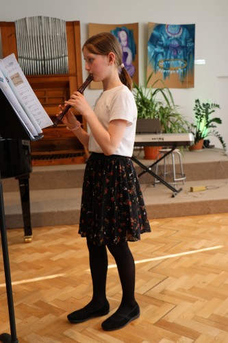 Koncert flétnové a klávesové třídy Zuzany Iljaševy a hornové třídy Štěpána Jasenovce