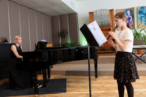 Koncert flétnové a klávesové třídy Zuzany Iljaševy a hornové třídy Štěpána Jasenovce