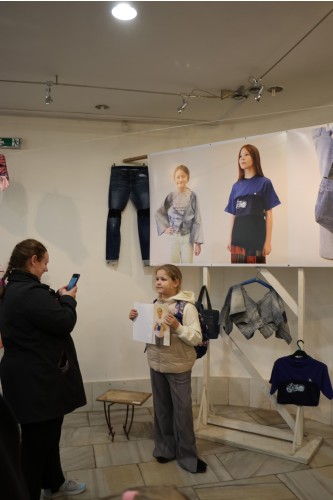 Vernisáž výstavy prací výtvarného ateliéru Lucie Medřické