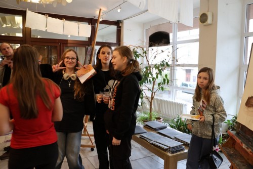 Vernisáž výstavy prací výtvarného ateliéru Lucie Medřické