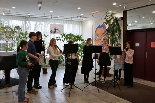 Vernisáž výstavy prací výtvarného ateliéru Lucie Medřické