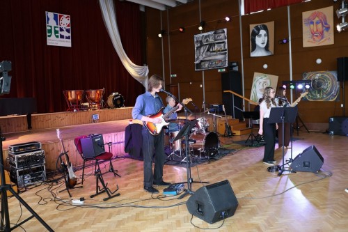 Výchovný koncert kapely TRIP a výtv. dílny pro ZŠ