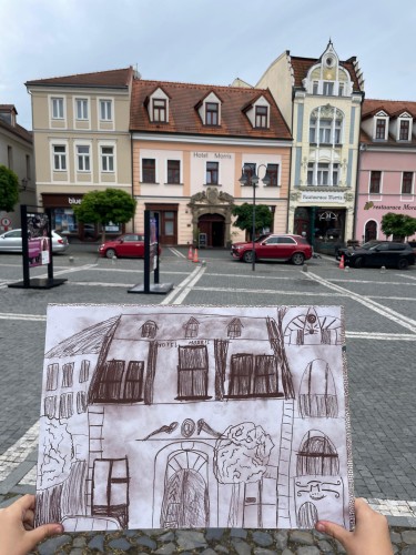Žáci výtvarného ateliéru Lucie Medřické v terénu