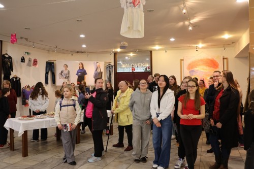 Vernisáž výstavy prací výtvarného ateliéru Lucie Medřické