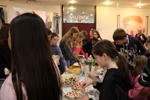 Vernisáž výstavy prací výtvarného ateliéru Lucie Medřické