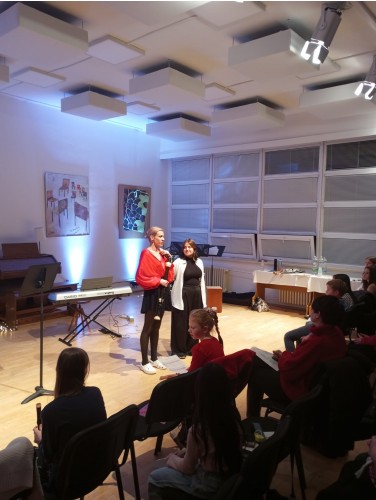 Vánoční koncert flétnové a klávesové třídy Zuzany Iljaševy a flétnové třídy Kateřiny Mauserové