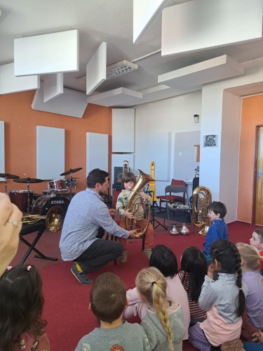 ZUŠBERK - zábavná prohlídka ZUŠ pro školy