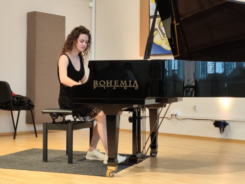 Koncert klavírní třídy Šimona Chvojky