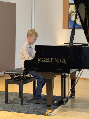 Koncert klavírní třídy Šimona Chvojky