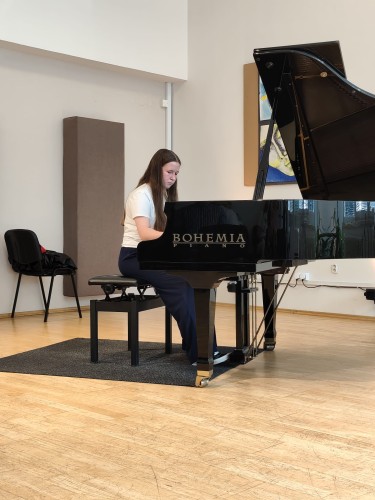 Koncert klavírní třídy Šimona Chvojky